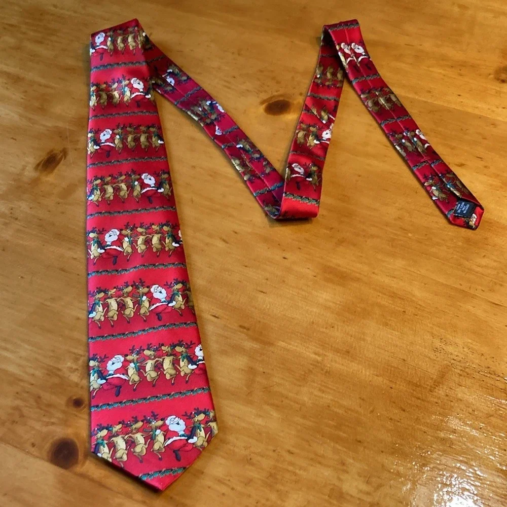 Festive‎ Mens Novelty Christmas Tie Red Santa Reindeer Dancing Whimsical Silk